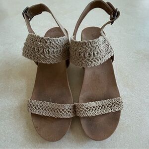 Lucky Brand Koenn wedges crochet sandal shoes 7.5